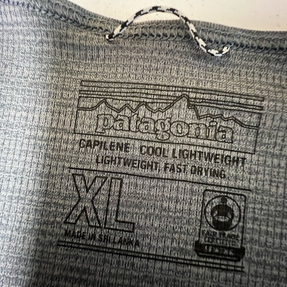 PATAGONIA CAPILENE COOL LIGHTWEIGHT LADIES SHORT SLEEVE SHIRT SIZE XL
GRAY TONES - Picture 7 of 12